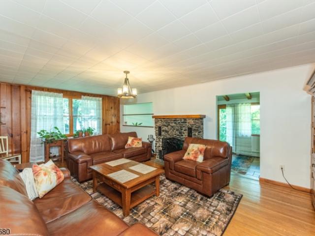 House for sale in East Hanover, New Jersey