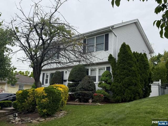 House for sale in Lodi, New Jersey