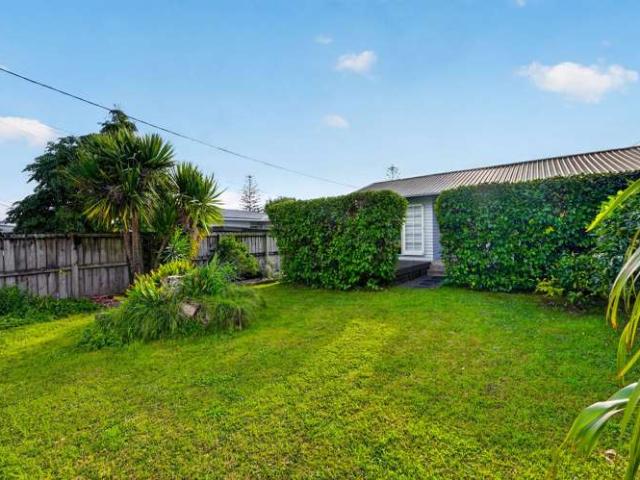 House for sale in Wairau Valley