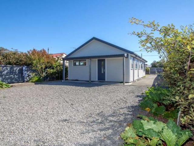House for sale in Chaslands, Canterbury