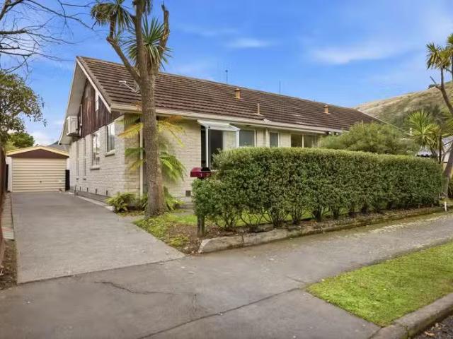 House for sale in Chaslands, Canterbury
