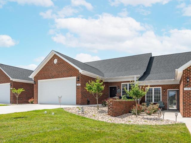 Townhouse for sale in Bedford