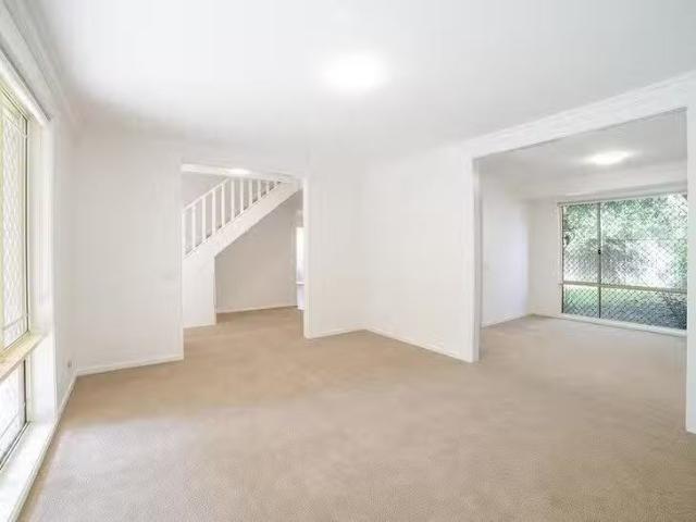 House for rent in North Willoughby