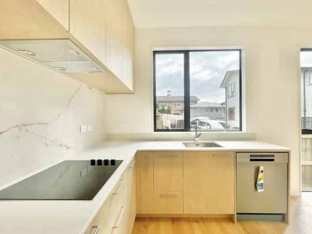 House for rent in Penrose, Oroua County