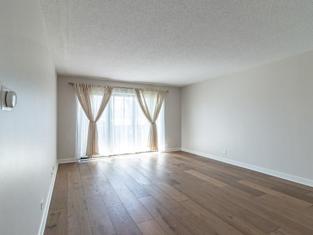 Condo for sale in Lake Bluff, Illinois