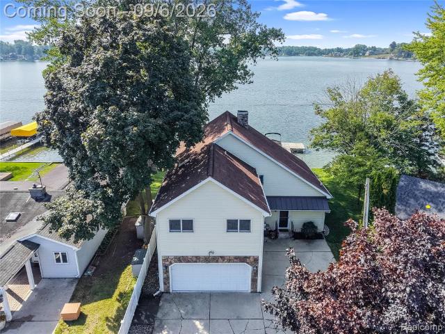 House for sale in Fenton, Michigan
