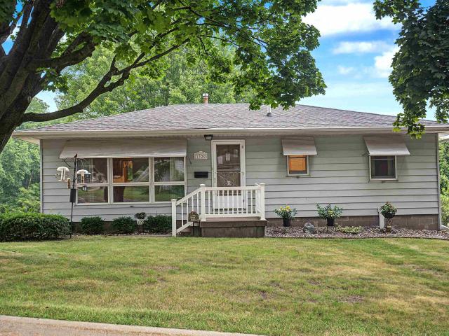 House for sale in Hazel Green, Wisconsin