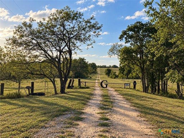 Farm for sale in Waelder, Gonzales County