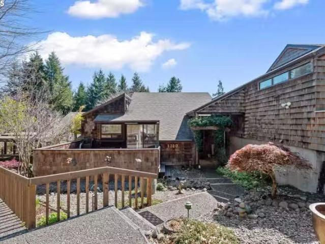 Condo for sale in Coos Bay Condo for sale in Coos Bay