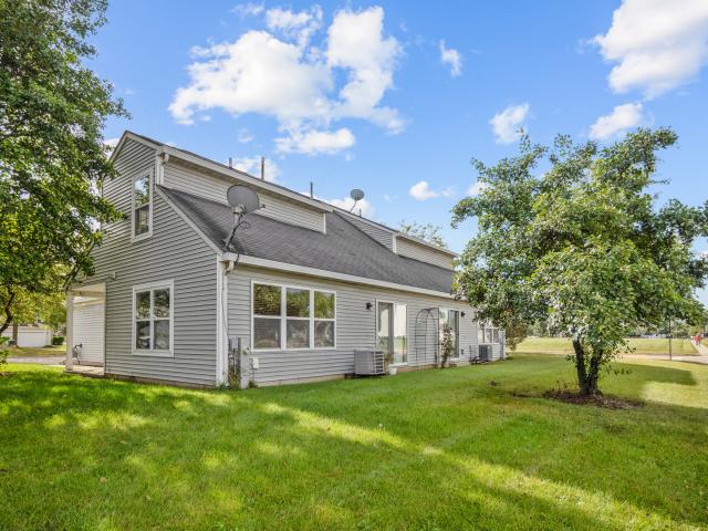 Townhouse for sale in South Elgin, Illinois