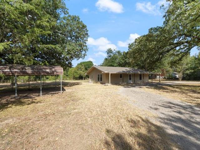House for sale in Kemp, Texas