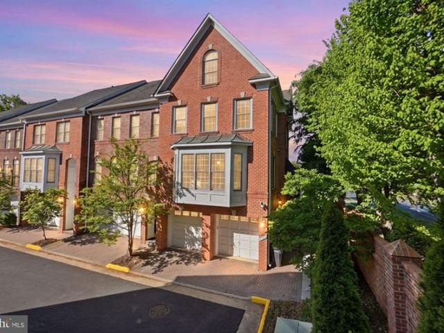 Townhouse for sale in Virginia