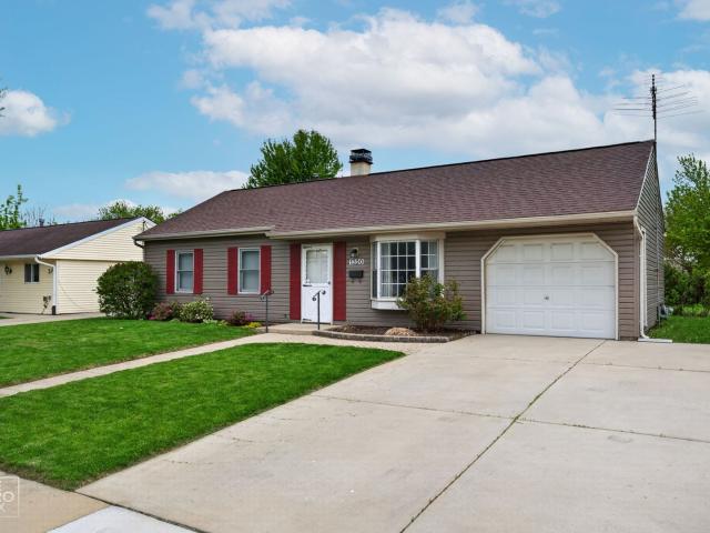 House for sale in Aurora, Illinois