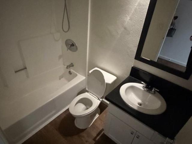 Apartment for rent in Canoga Park, California
