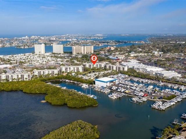 Condo for sale in South Pasadena, Florida