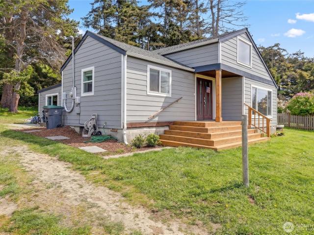 House for sale in Oak Harbor, Washington