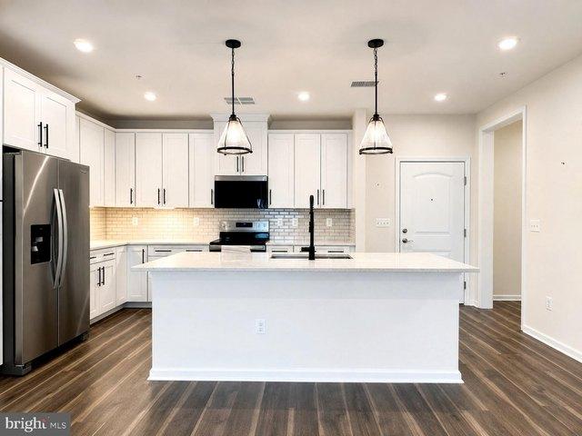 Condo for sale in Clarksburg, Maryland
