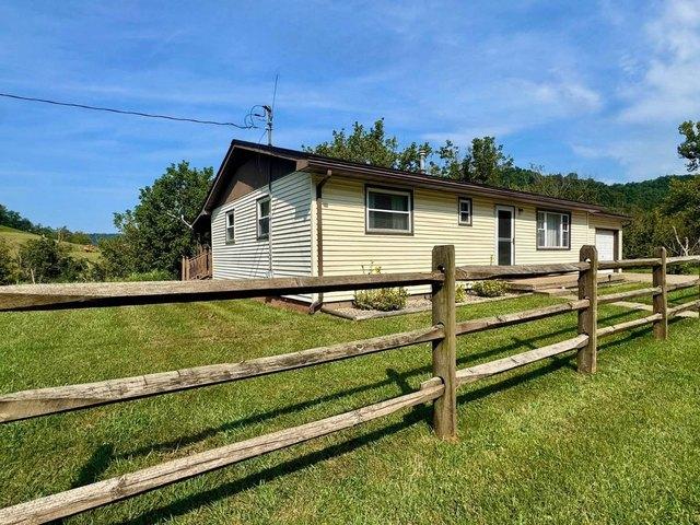 House for sale in Arnoldsburg, West Virginia