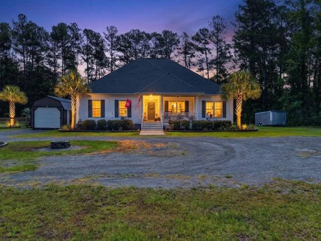 House for sale in Bonneau, South Carolina