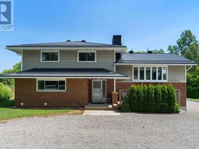 House for sale in Ontario