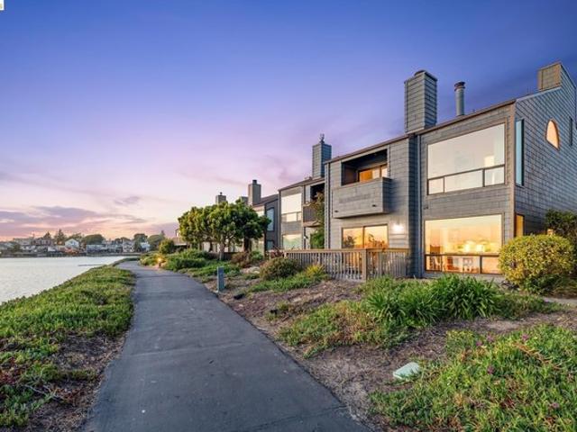 Condo for sale in Alameda, California