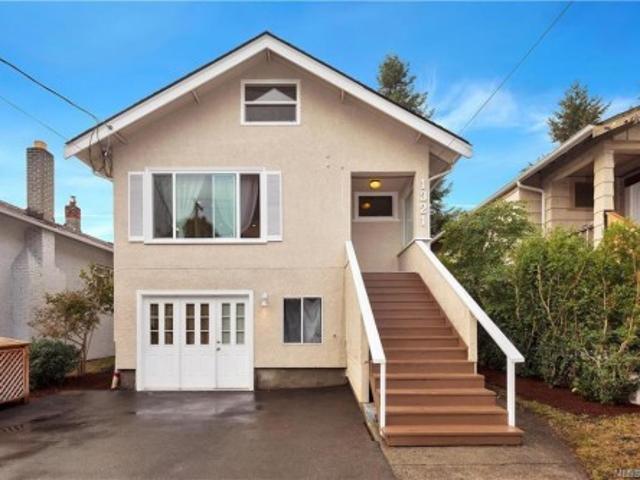 House for sale in Victoria, British Columbia