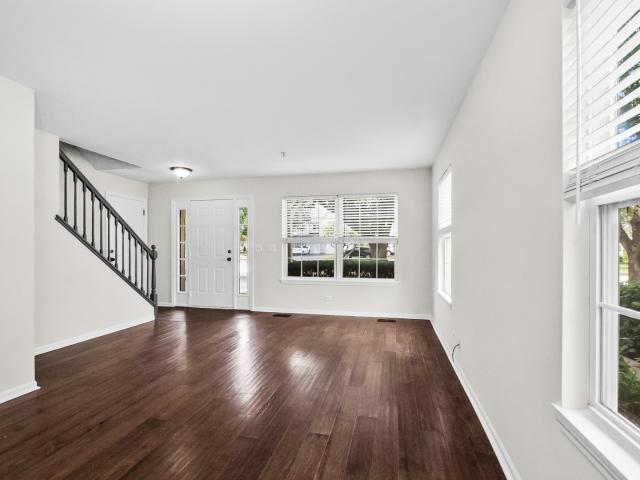 Townhouse for sale in Mundelein, Illinois
