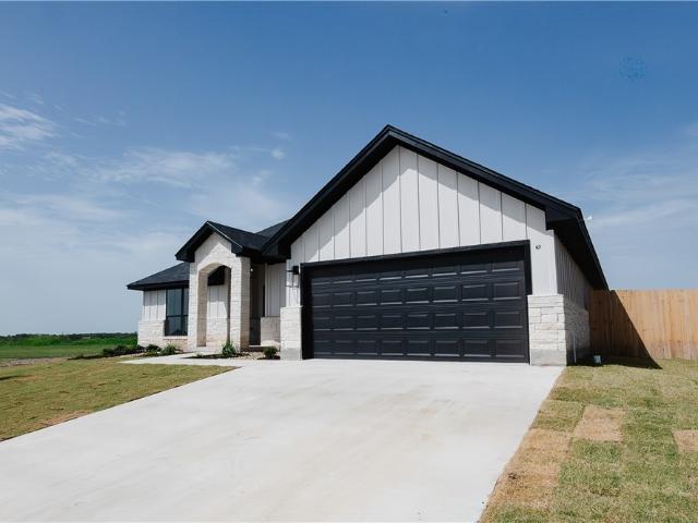 House for sale in Hewitt, Texas