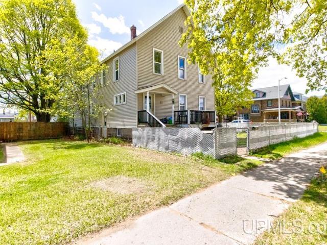 House for sale in Escanaba, Michigan