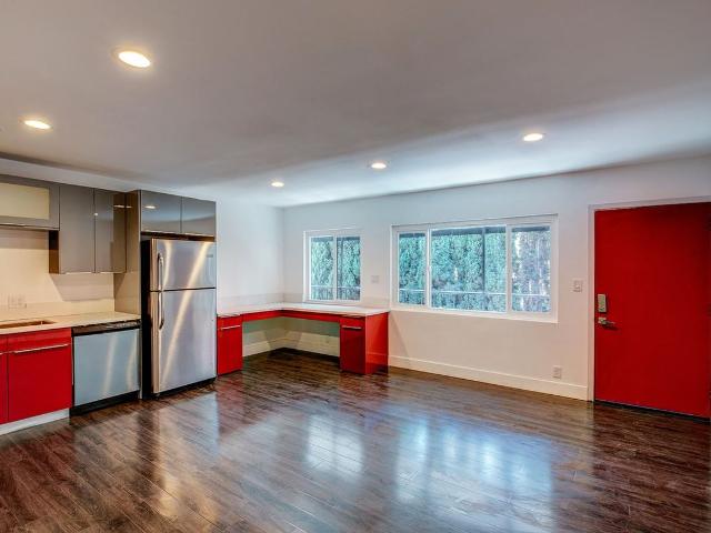 Apartment for rent in Canoga Park, California