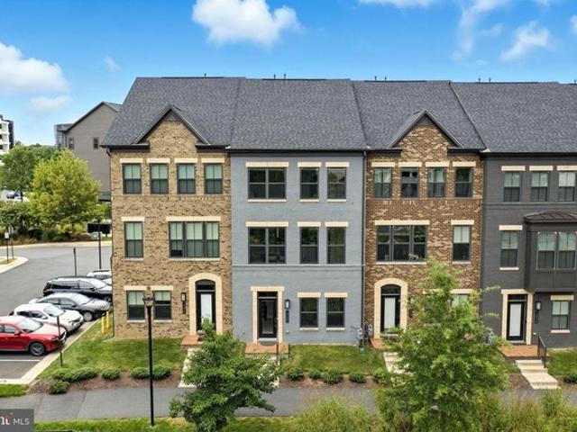 Townhouse for sale in Virginia