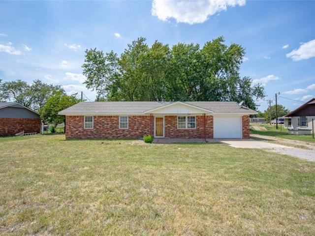House for sale in Lindsay, Oklahoma