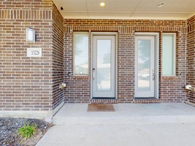Townhouse for sale in Farmers Branch, Texas