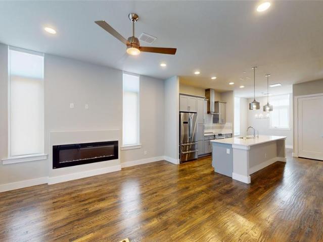 Townhouse for sale in Farmers Branch, Texas