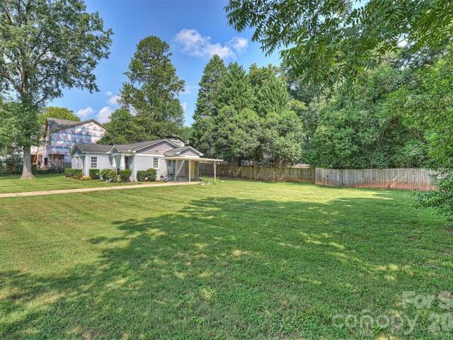 House for sale in Charlotte, Mecklenburg County