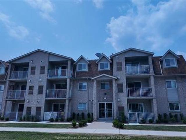Condo for sale in Maidstone, Ontario