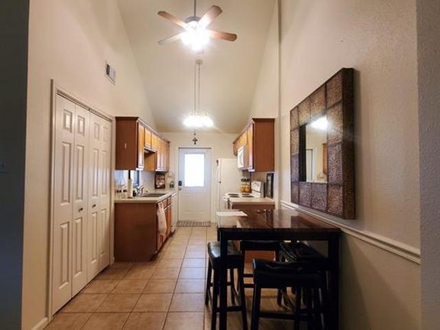 Townhouse for sale in Pasadena