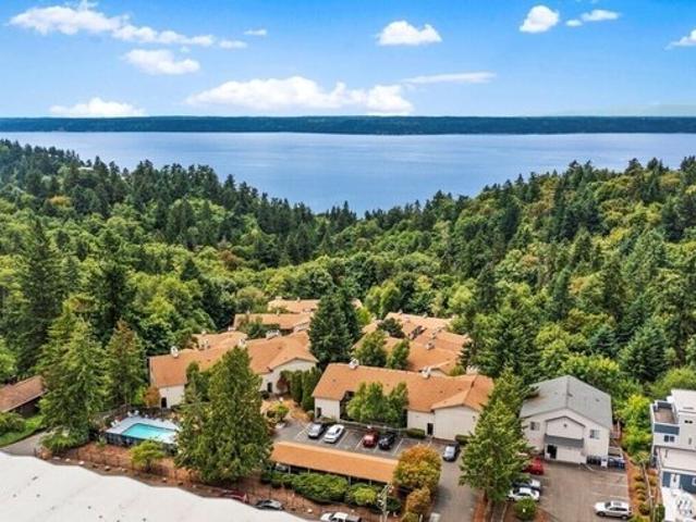 Condo for sale in Burien, Washington
