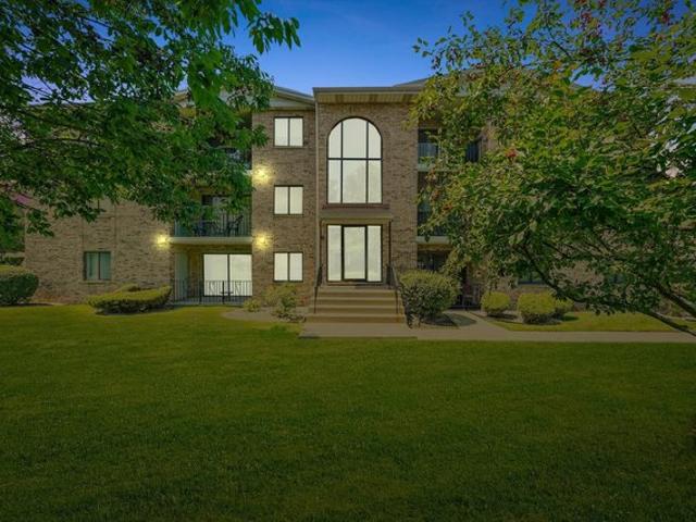 Condo for sale in Crestwood, Illinois