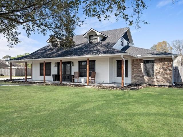 House for sale in Bridge City, Texas