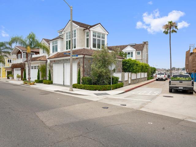 House for sale in Corona Del Mar, California