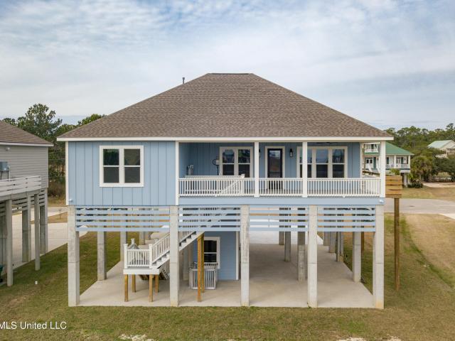 House for sale in Diamondhead, Mississippi