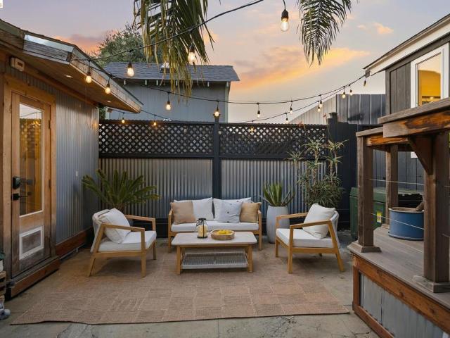 House for sale in Oakland, Alameda County