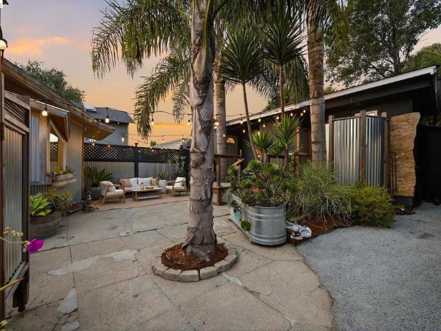 House for sale in Oakland, Alameda County