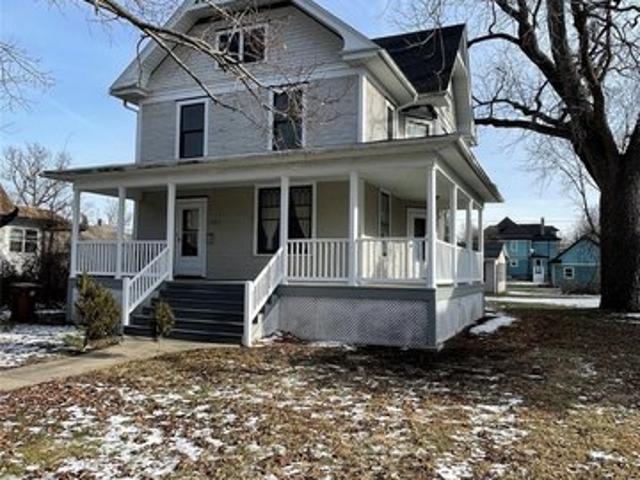 House for sale in Grinnell, Iowa
