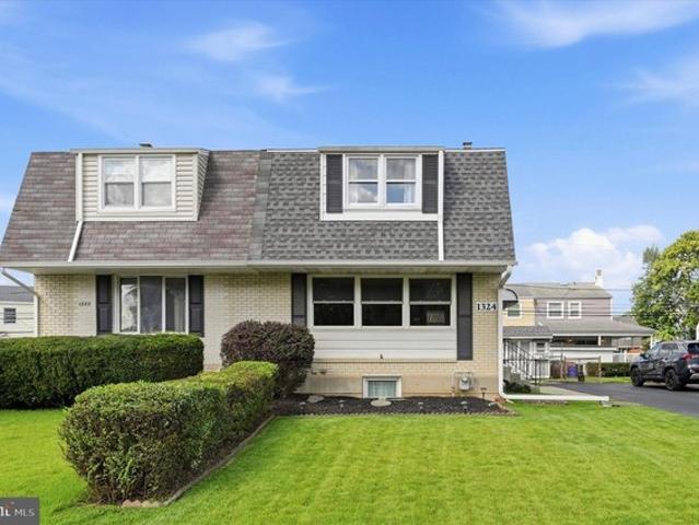 Townhouse for sale in Swarthmore, Delaware County