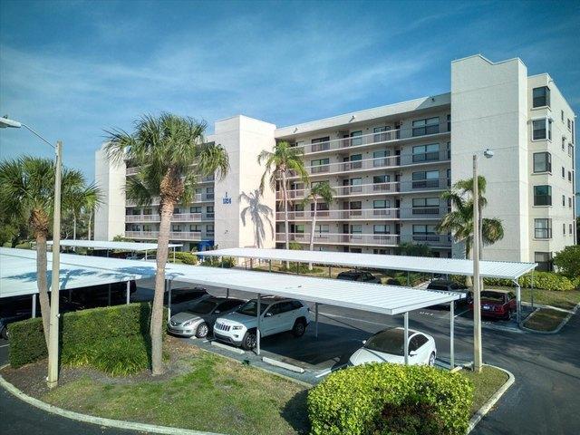 Condo for sale in South Pasadena, Florida