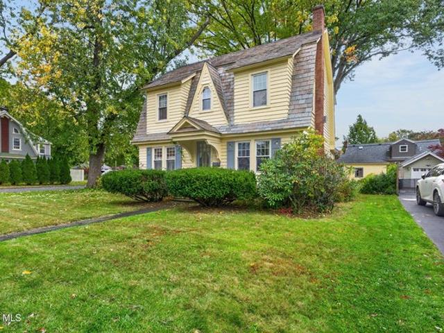 House for sale in Old Niskayuna, Town of Niskayuna