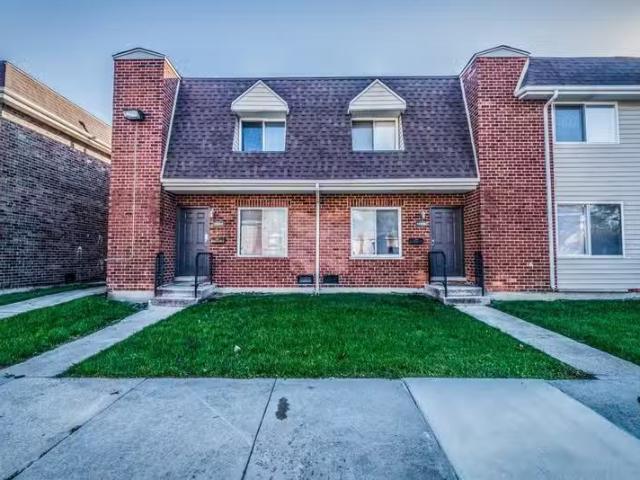 Condo for rent in Bedford Park