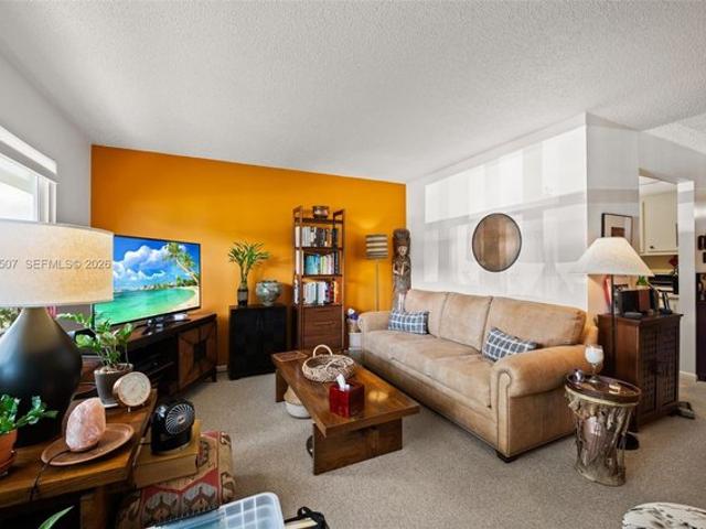 Condo for sale in Pembroke Pines, Florida